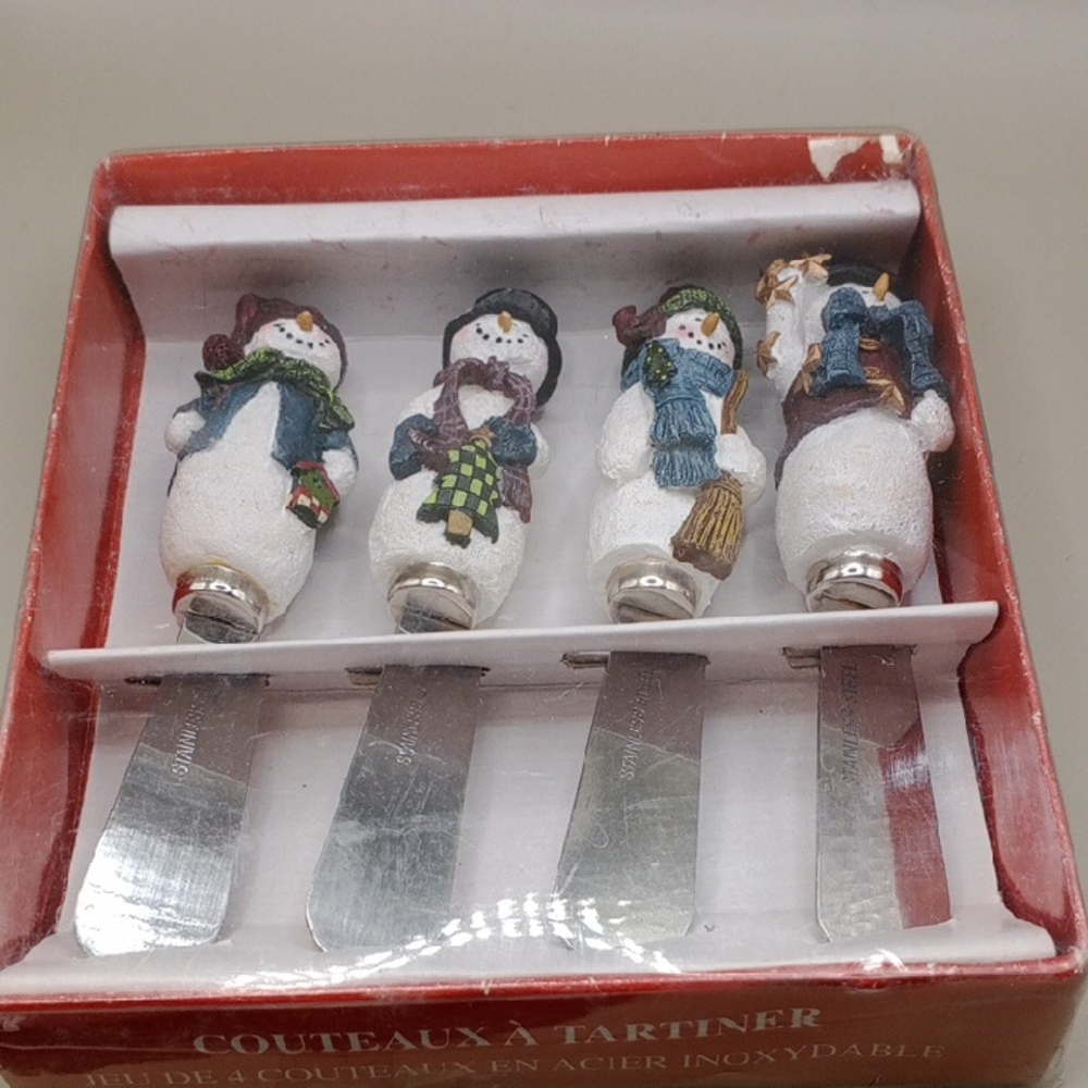 Vintage NEW 🤩 Holiday Time White and Silver Snowman Spreaders